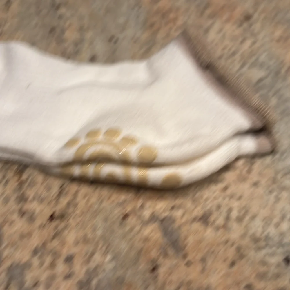 NWT Yang Chao kids non slip socks